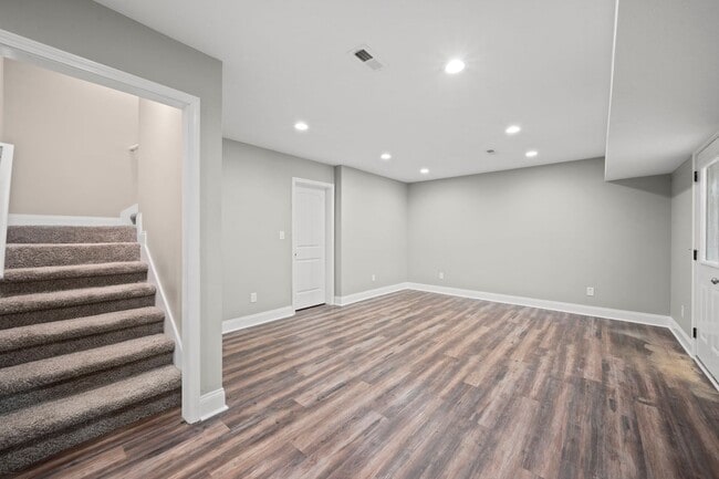 Building Photo - Move-In Special Available! Beautiful 4BR Home with Finished Basement