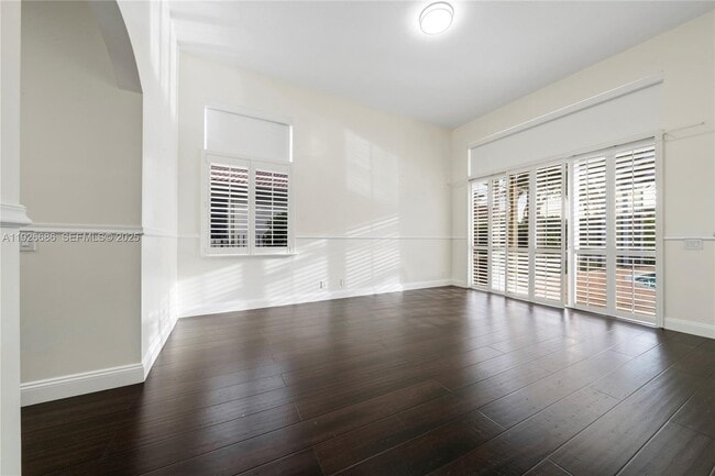 Building Photo - 2893 Oakbrook Dr