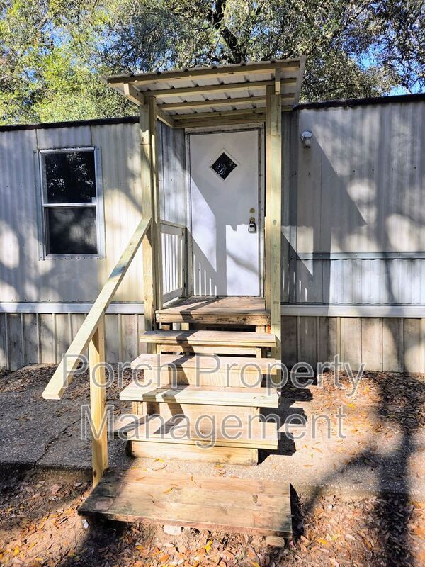 Building Photo - 12 Anne Cir