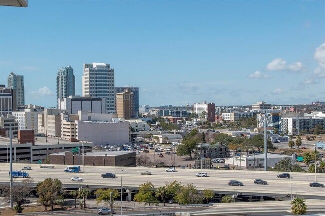 Building Photo - 1120 E Kennedy Blvd