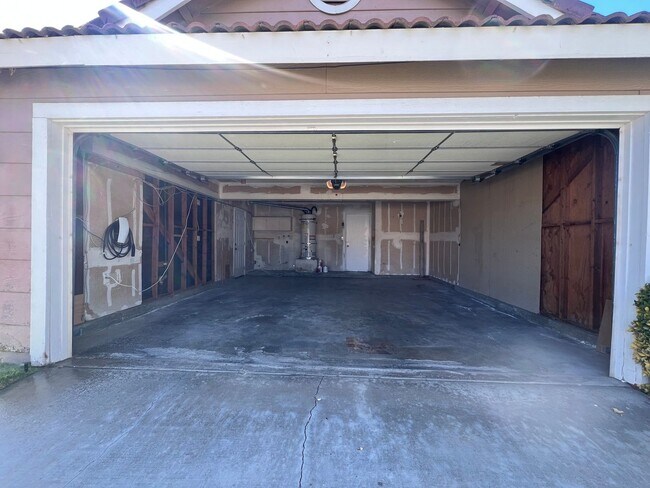 Building Photo - (APPLICATION PENDING) West Lancaster Home in a cul-de-sac