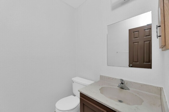 Building Photo - 31st St Apts