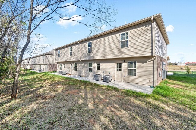 Building Photo - 1007 Glenkirk Dr