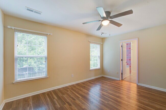 Building Photo - 2457 Scholar Ln
