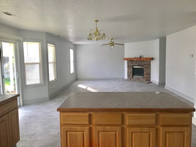 Building Photo - 9169 W Littlewood Dr