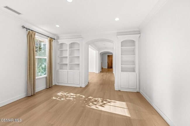 Building Photo - 4980 Via Santana