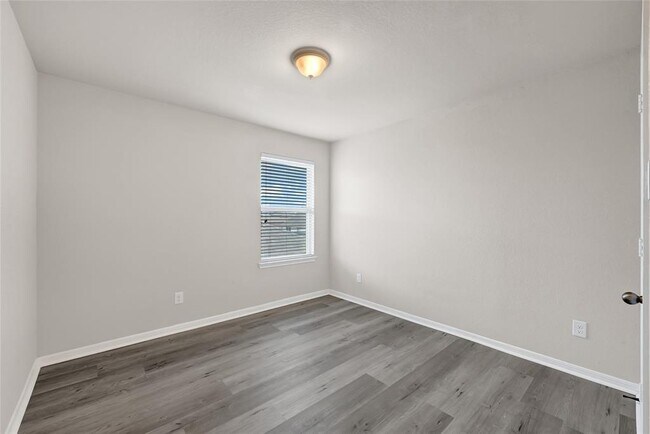 Building Photo - 29115 Jacobs River Dr