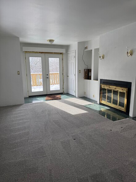 Building Photo - 8026 Ridge Rd