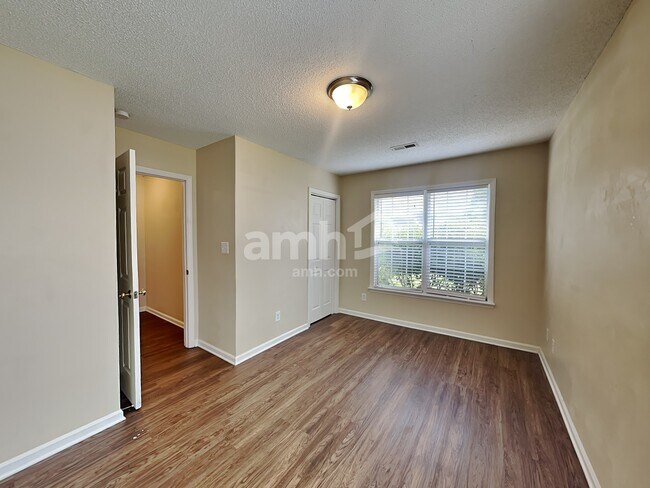 Building Photo - 4902 Hunters Bluff