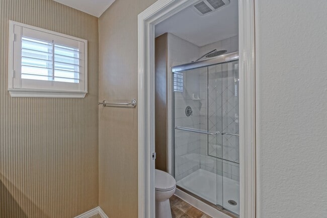 Building Photo - BEAUTIFUL, BRIGHT & AIRY, 3BR2.5BA TOWNHOME ON THE WESTERN-MOST CORNER/END OF THE EXCLUSIVE 1800 ...