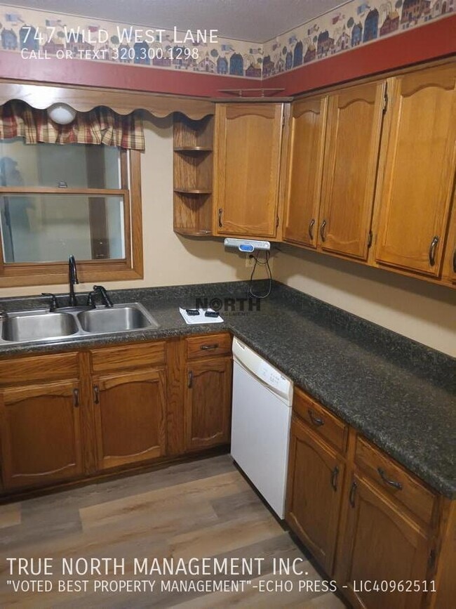 Building Photo - 747 Wild W Ln SW