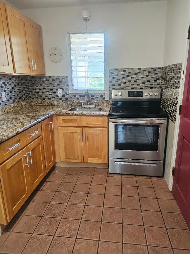 Building Photo - 66-923-923 Heau Pl