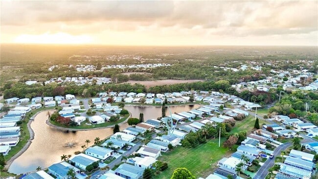 Building Photo - 7073 SE Birchwood Ln