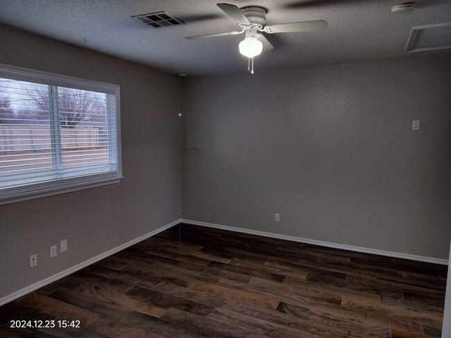 Building Photo - 1 bedroom apartment in Edmond, OK with cen...