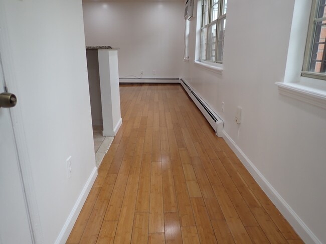 Building Photo - 334 Saratoga Ave