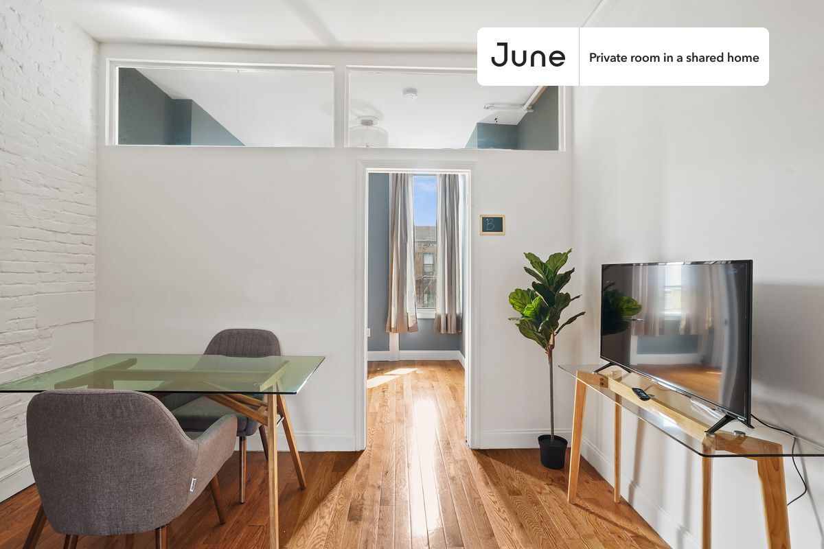 Building Photo - Room in Shared 2 bed/1 bath home