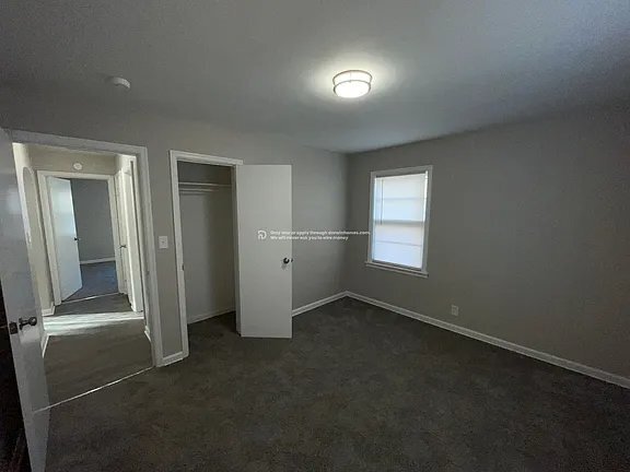 Building Photo - 917 E Fairoaks Ave