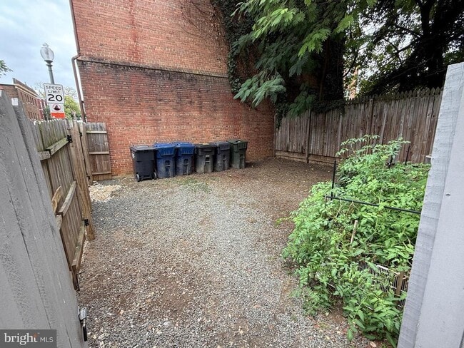 Building Photo - 1500 Ogden St NW