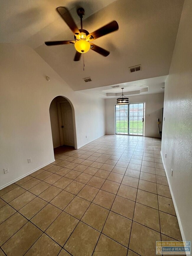 Building Photo - 2656 Malta St