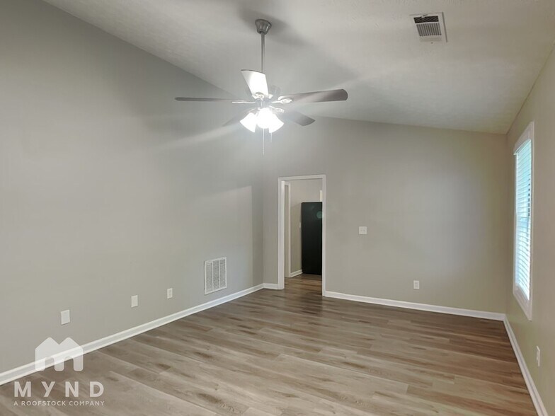 Building Photo - 7138 Lone Oak Trce