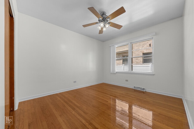 Building Photo - 874 Fairfield Ave