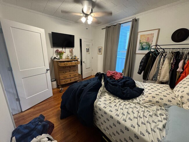 Building Photo - SHORT DISTANCE TO DOWNTOWN AND SANFORD STADIUM