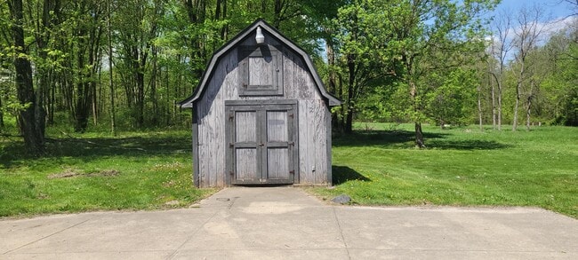 Building Photo - 11201 Beaver Rd NW