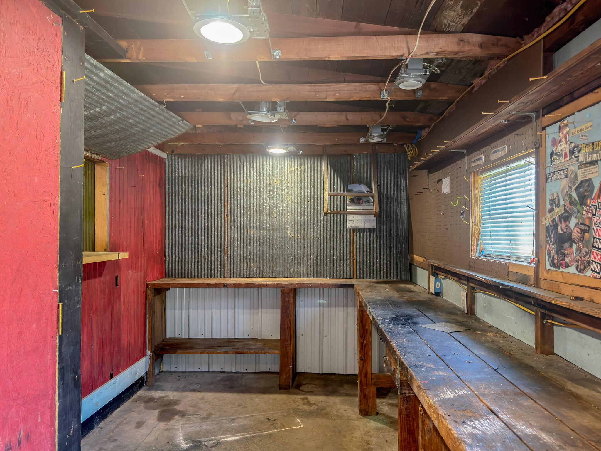 Building Photo - 247 S Reamstown Rd