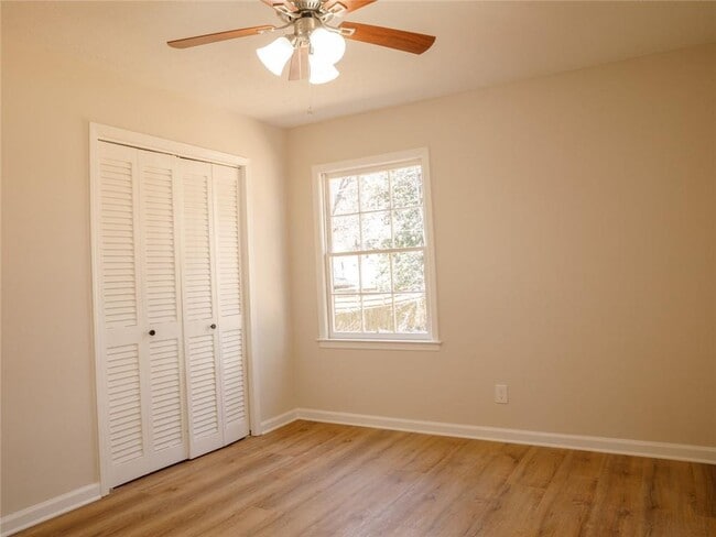 Building Photo - 95 Simpson Dr NE