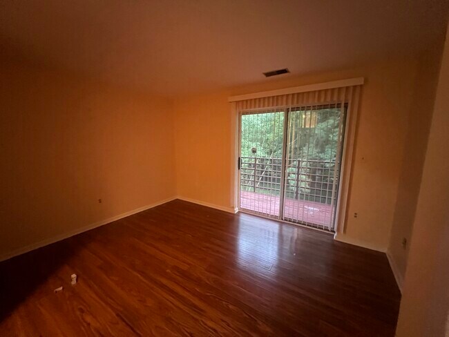 Building Photo - 51 Greenwich Pl