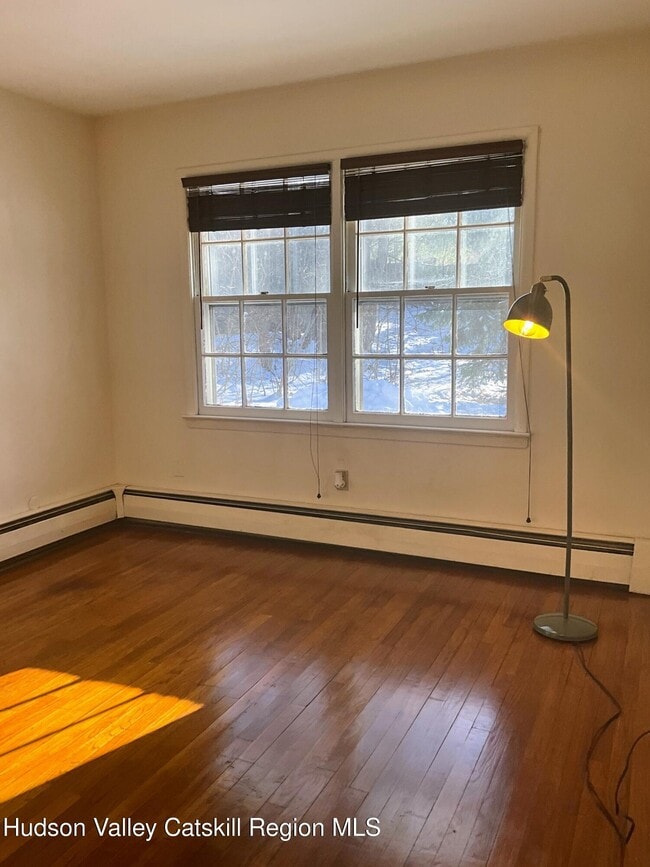 Building Photo - 3 Huguenot St