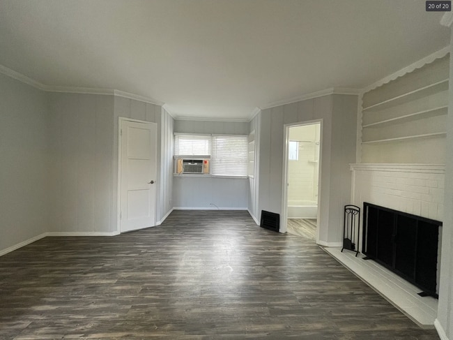 Building Photo - 1815 W Victory Blvd