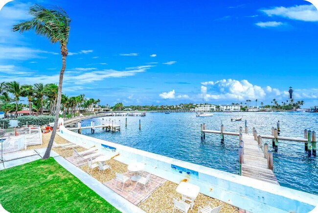 Building Photo - 2508 Bay Dr