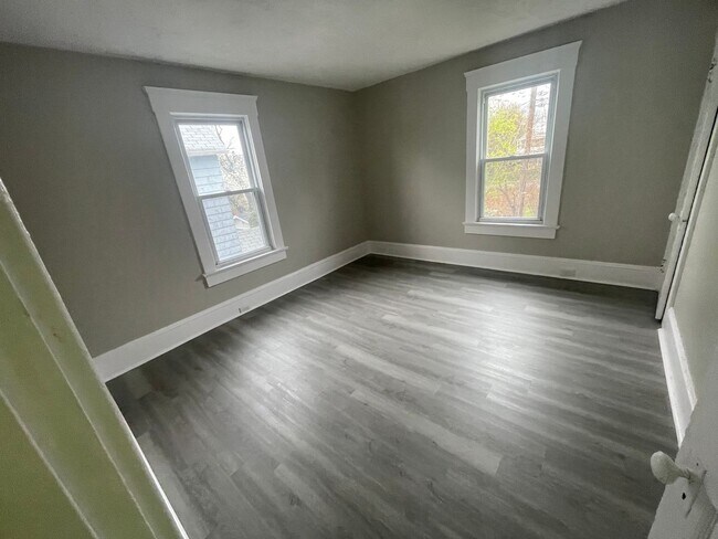 Building Photo - Section 8 Accepted!