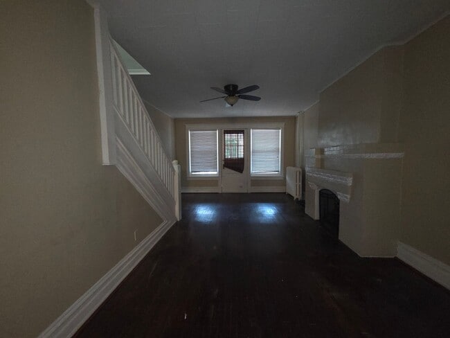 Building Photo - move in ready 3 bedroom 1 bath