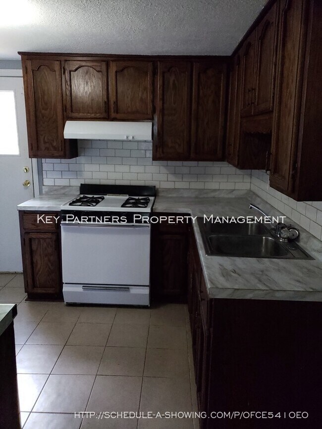 Building Photo - 7809 Madison Ave - Cute!