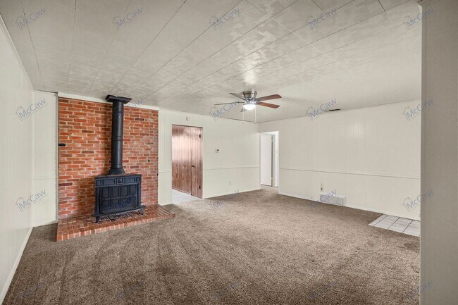Building Photo - 14732 Oakwood Ln