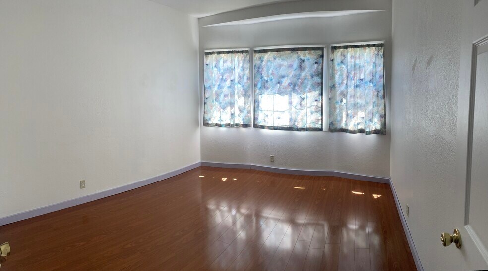 bedroom 3 - 1234 Georgia St