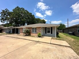 Building Photo - 1904 Sbisa Way
