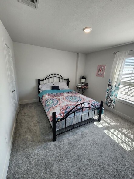 Building Photo - 10603 Whitejacket