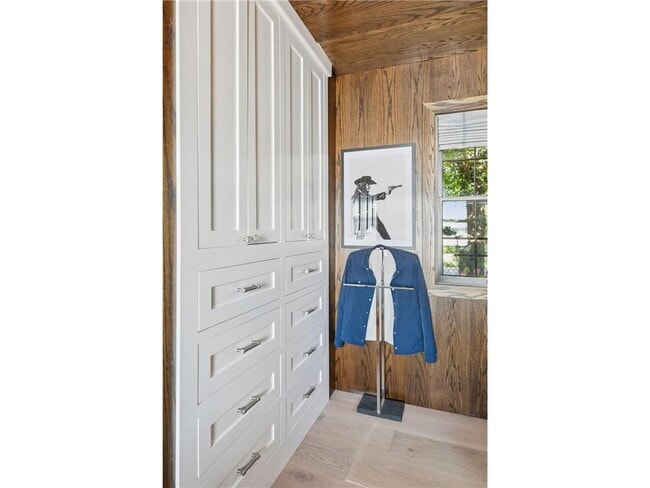 Building Photo - 5669 Hugo Rd