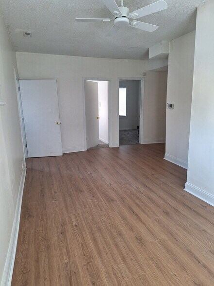 Living Room - 1220 Louisiana St