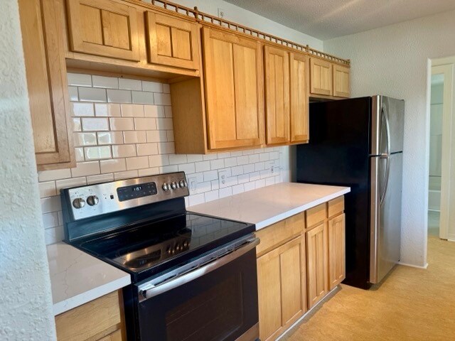 Building Photo - 4540 NE 20th Ave