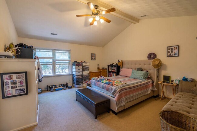 Building Photo - 917 Fox Ridge Trail