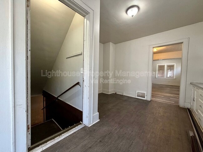 Building Photo - 232 E Lincoln Ave