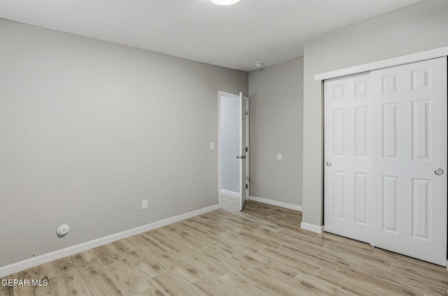 Building Photo - 9207 Santa Rosalia Ct