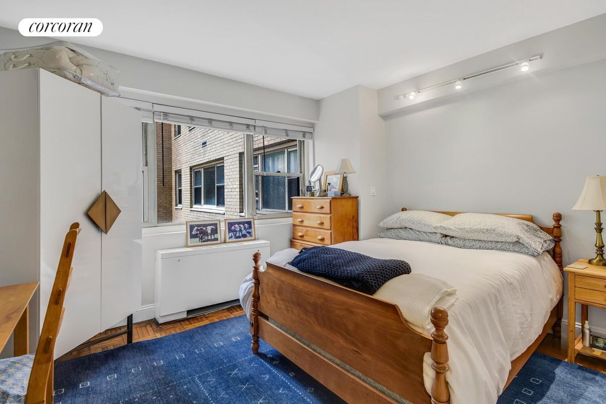 Building Photo - 345 E 56th St