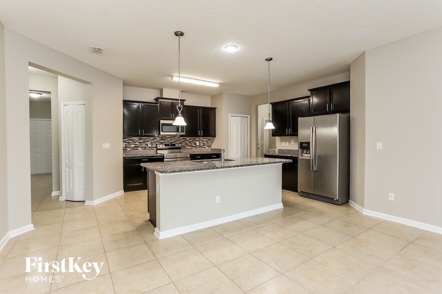 Building Photo - 16367 Magnolia Grove Way