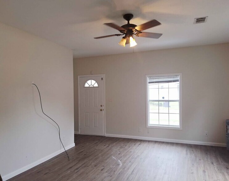 Building Photo - 1313 W Huntington Ave