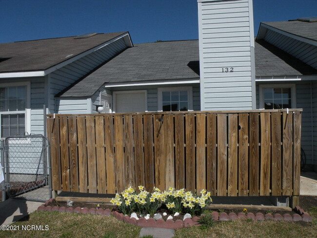 Primary Photo - 132 Witten Cir